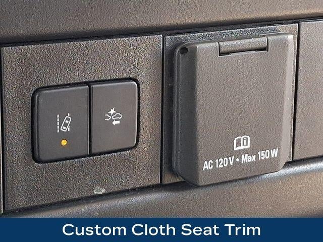 2025 Chevrolet Express Passenger 1LT