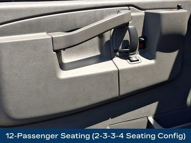 2025 Chevrolet Express Passenger 1LT