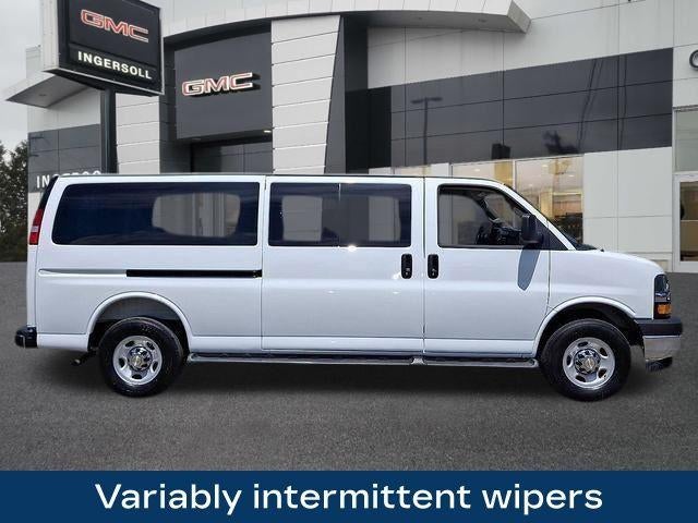 2025 Chevrolet Express Passenger 1LT