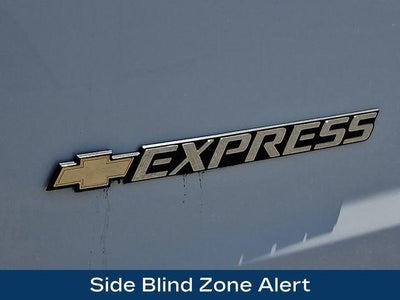 2025 Chevrolet Express Passenger 1LT