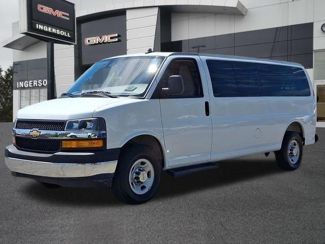 2025 Chevrolet Express Passenger 1LT