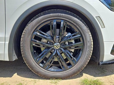2022 Volkswagen Tiguan SE R-Line Black