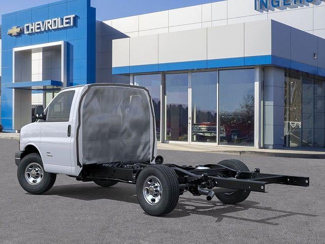 2025 Chevrolet Express Cutaway 3500 Base
