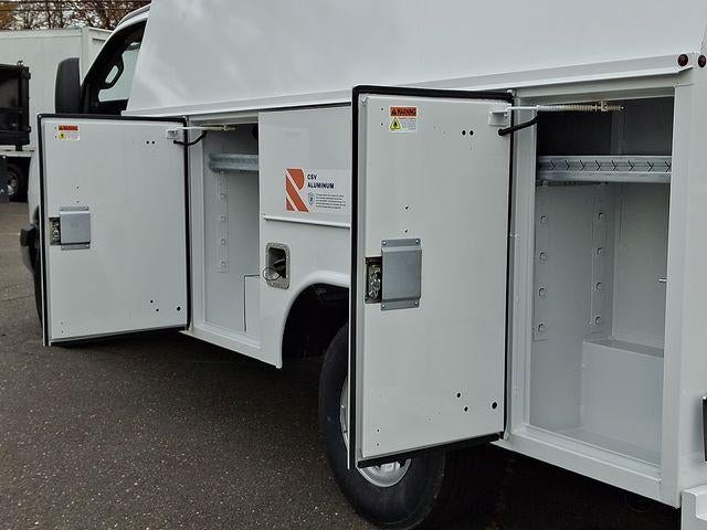 2025 Chevrolet Express Cutaway 3500 Base