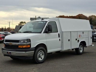 2025 Chevrolet Express Cutaway 3500 Base
