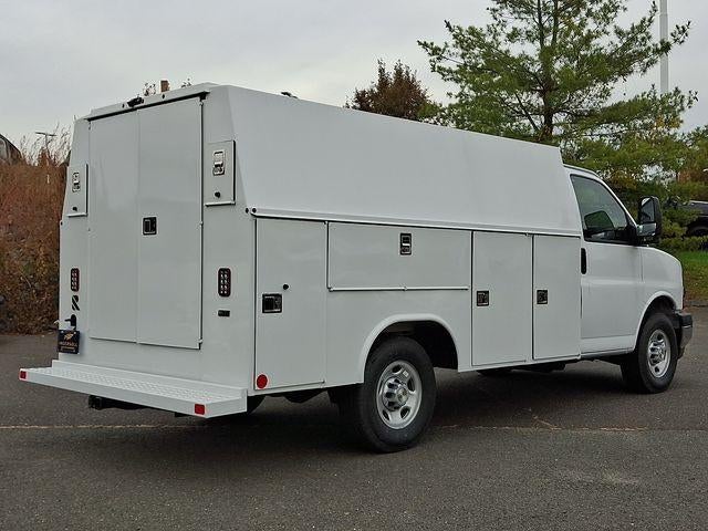 2025 Chevrolet Express Cutaway 3500 Base