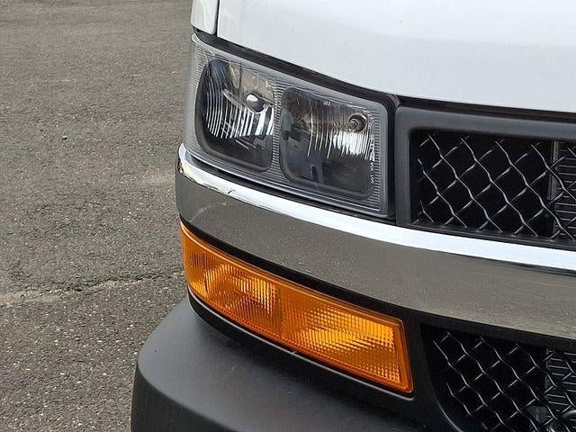 2025 Chevrolet Express Cutaway 3500 Base