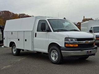 2025 Chevrolet Express Cutaway 3500 Base