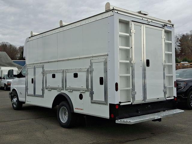 2026 Chevrolet Express Cutaway 4500 Base