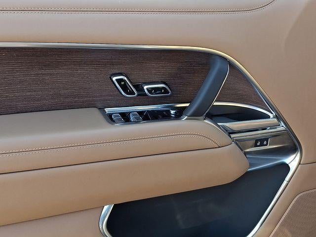 2025 Land Rover Range Rover P400 SE