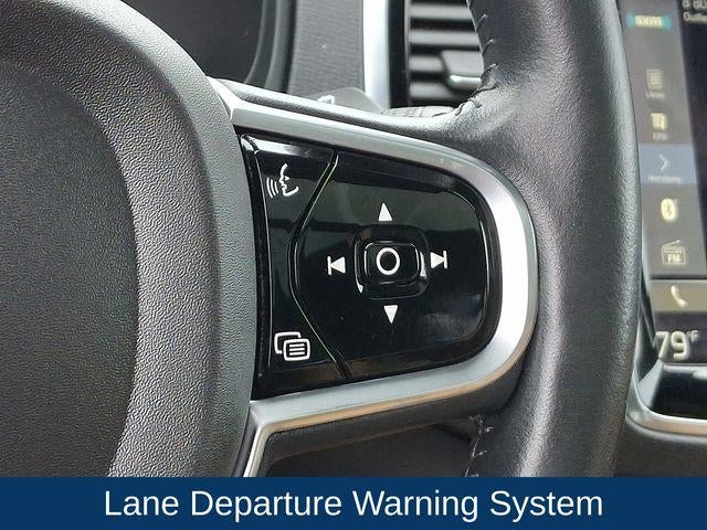 2016 Volvo XC90 T6 Momentum