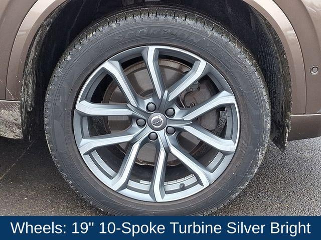 2016 Volvo XC90 T6 Momentum