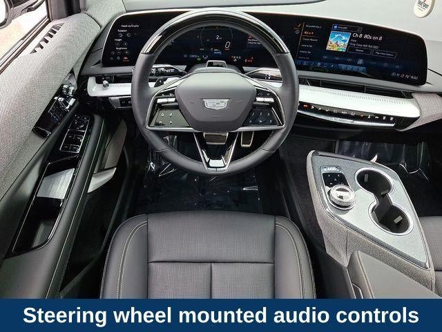 2025 Cadillac OPTIQ Luxury 2