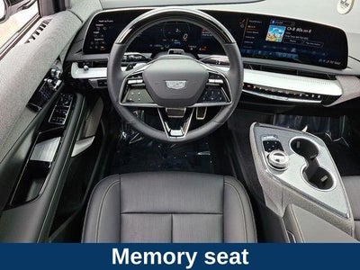 2025 Cadillac OPTIQ Luxury 2