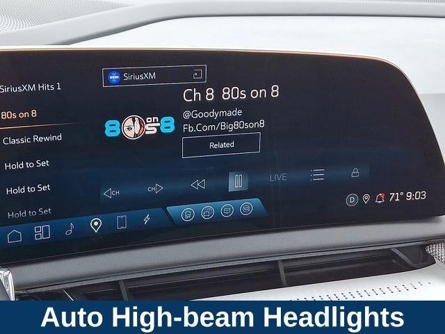 2025 Cadillac OPTIQ Luxury 2