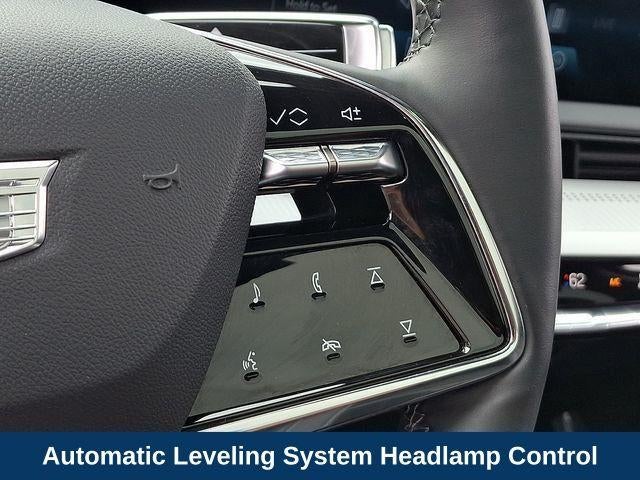 2025 Cadillac OPTIQ Luxury 2