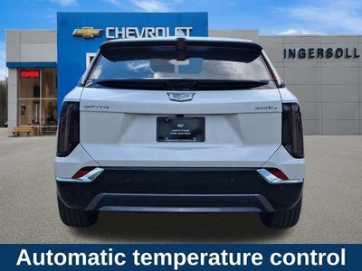 2025 Cadillac OPTIQ Luxury 2