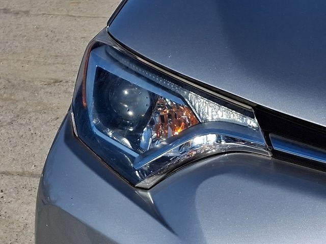 2017 Toyota RAV4 Hybrid XLE