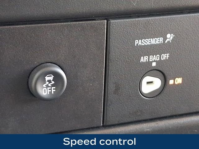 2025 Chevrolet Express Passenger 1LT