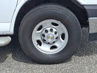 2025 Chevrolet Express Cargo WT