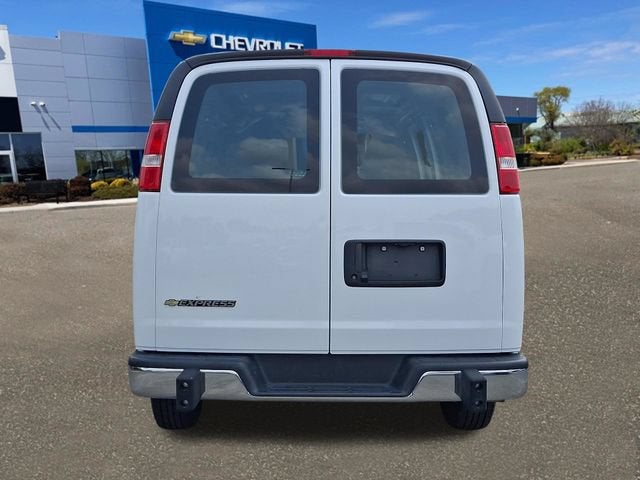 2025 Chevrolet Express Cargo WT