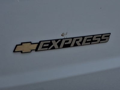 2025 Chevrolet Express Cargo WT
