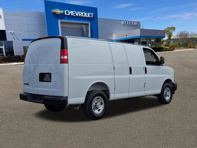 2025 Chevrolet Express Cargo WT