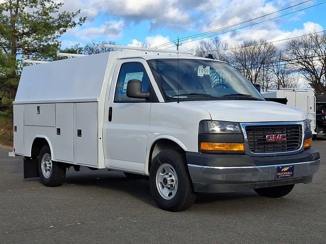 2025 GMC Savana Cutaway 3500 1WT