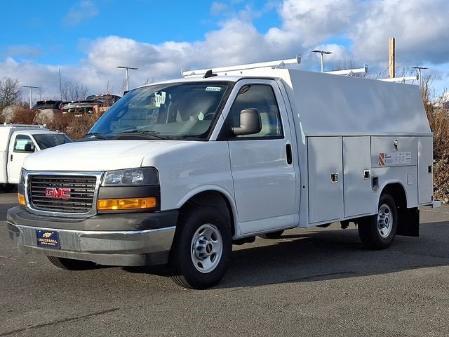 2025 GMC Savana Cutaway 3500 1WT