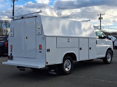 2025 GMC Savana Cutaway 3500 1WT