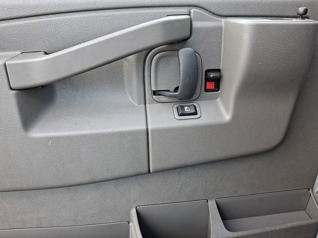 2025 GMC Savana Cutaway 3500 1WT