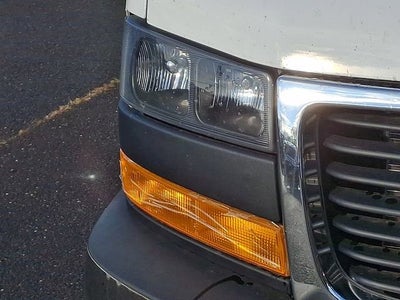 2025 GMC Savana Cutaway 3500 1WT