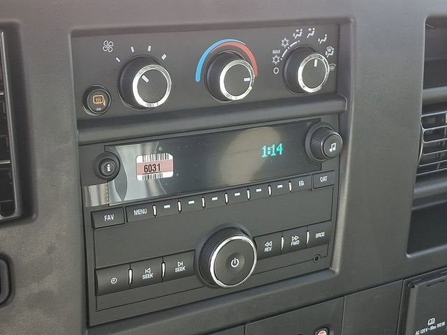 2025 GMC Savana Cutaway 3500 1WT