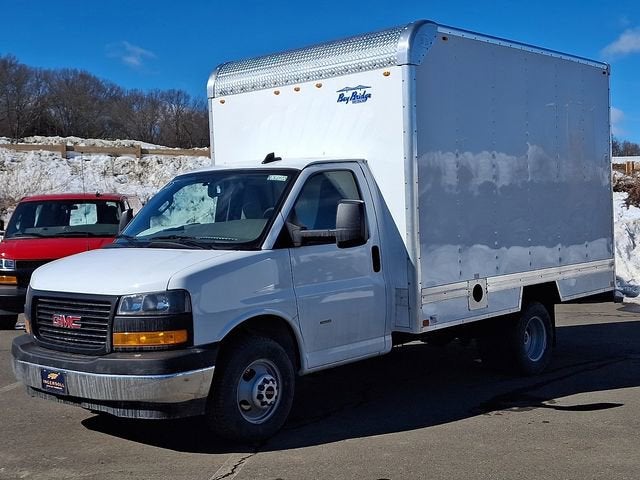 2025 GMC Savana Cutaway 3500 1WT
