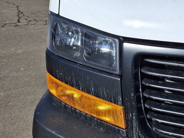 2025 GMC Savana Cutaway 3500 1WT