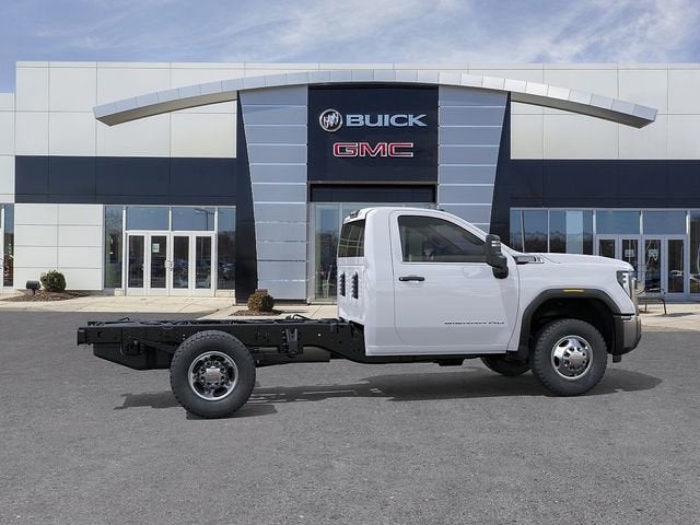 2026 GMC Sierra 3500 HD Chassis Cab Pro