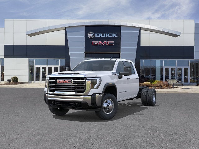 2026 GMC Sierra 3500 HD Chassis Cab Pro