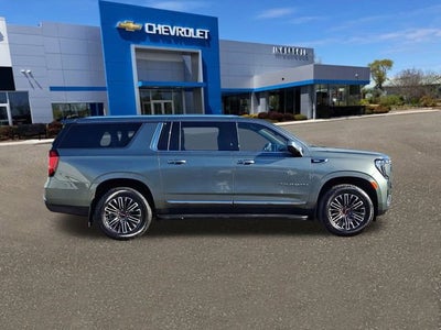 2023 GMC Yukon XL SLT