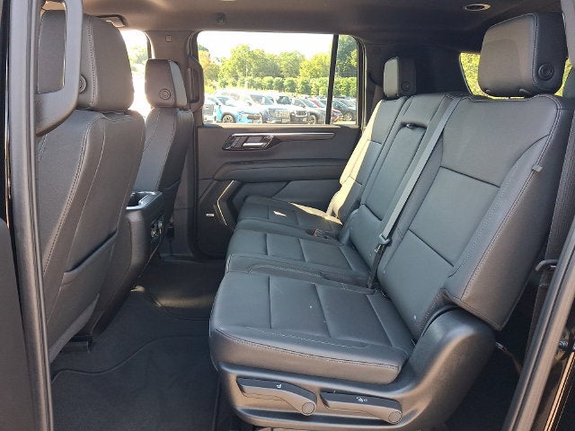 2025 Chevrolet Suburban LT
