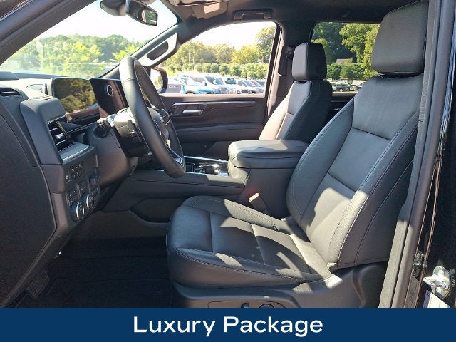 2025 Chevrolet Suburban LT