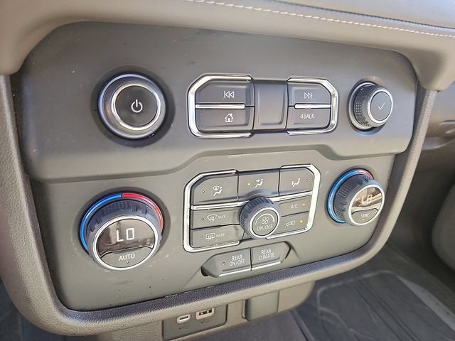 2022 Chevrolet Suburban LS