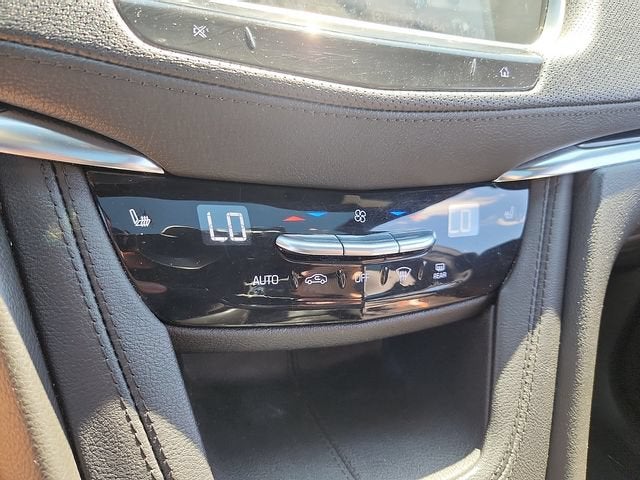 2022 Cadillac XT5 AWD Premium Luxury
