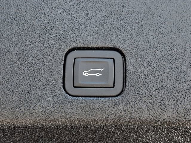 2025 Cadillac XT6 Luxury