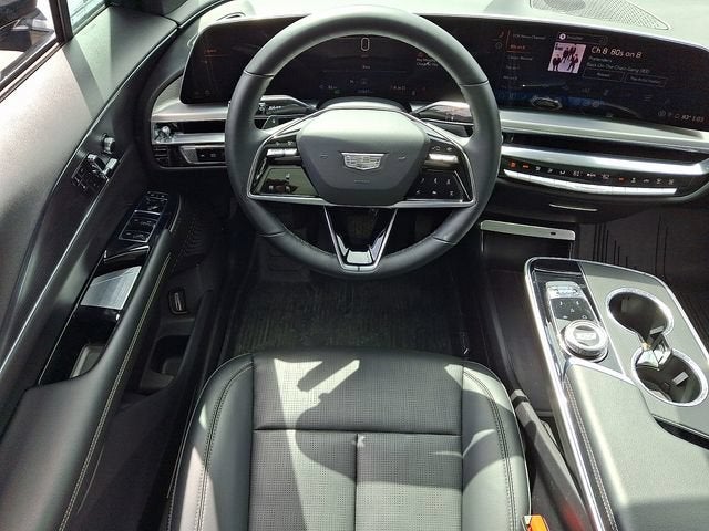 2024 Cadillac LYRIQ Luxury 1