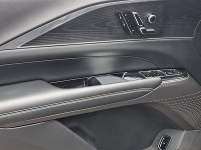 2024 Cadillac LYRIQ Luxury 1