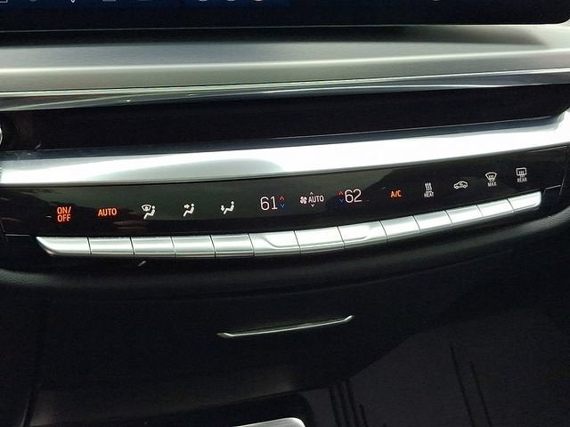 2024 Cadillac LYRIQ Luxury 1