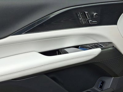 2024 Cadillac LYRIQ Luxury 1