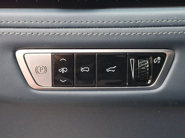 2025 Cadillac ESCALADE IQ Luxury 2