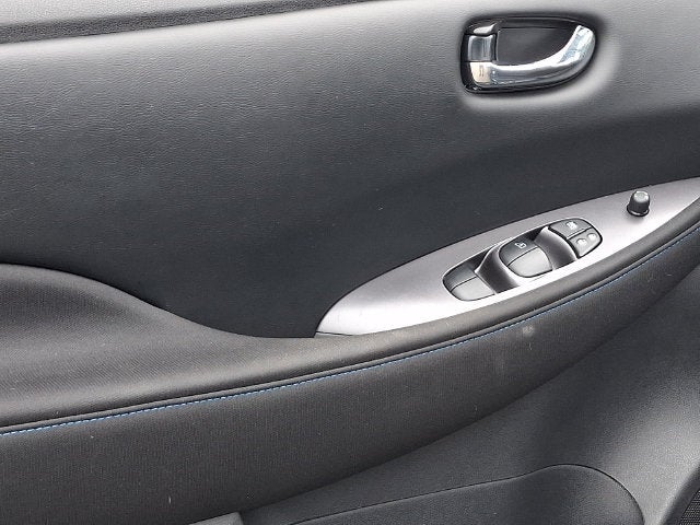 2025 Nissan LEAF S