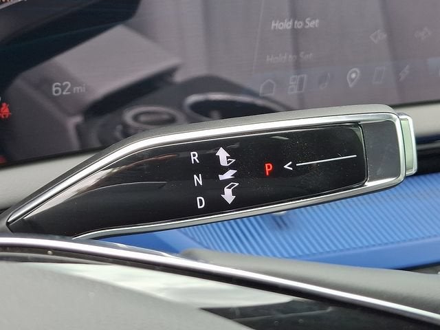 2025 Cadillac OPTIQ Luxury 2